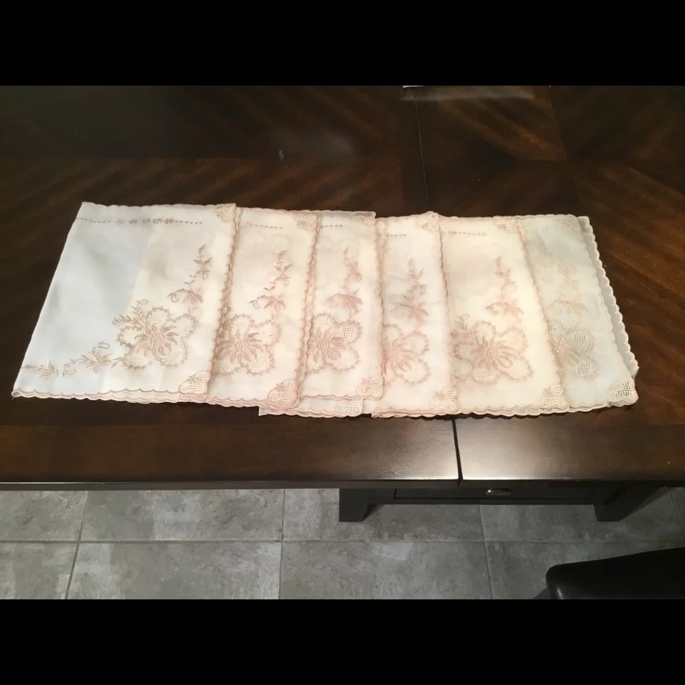 VINTAGE LUXURY SILK TABLECLOTH‎ SETS FOR 6